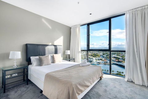 Artique 2 Bedroom Apartment Close To The Beach - CoastHM - Accommodation Coffs Harbour 3