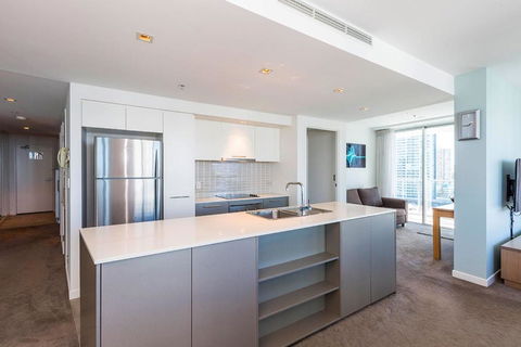 Artique Surfers Paradise - Official - Accommodation Coffs Harbour 1