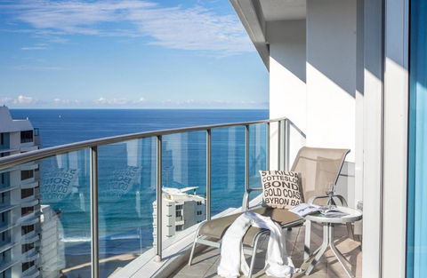 Artique Surfers Paradise - Official - Accommodation Coffs Harbour 0