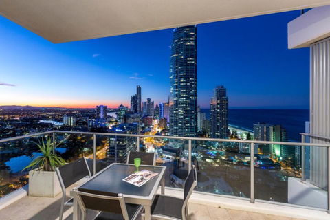 Artique Surfers Paradise - Official - Accommodation Coffs Harbour 4