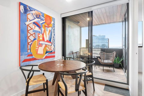Artistic Urban Getaway Just Off Smith Street! - Accommodation Coffs Harbour 1