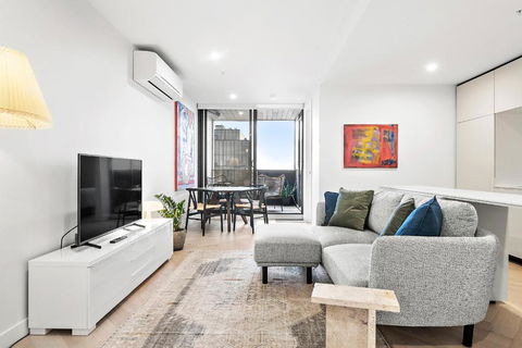 Artistic Urban Getaway Just Off Smith Street! - Accommodation Coffs Harbour 0
