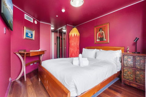 Artsy Boho Den In Iconic Fingerwharf Woolloomoolo - Accommodation Coffs Harbour 4