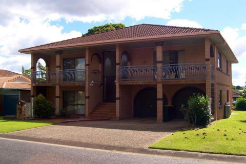Aspley Bedroom & Share Bathroom With Other Guests - Accommodation Coffs Harbour 1
