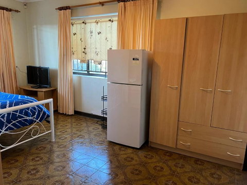 Aspley Bedroom & Share Bathroom With Other Guests - Accommodation Coffs Harbour 3