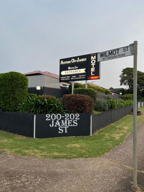 Asters On James Motor Inn - Accommodation Coffs Harbour 1