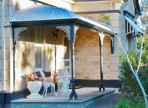 Azalea Cedar-Rose Barossa Valley Villa - Accommodation Coffs Harbour 1