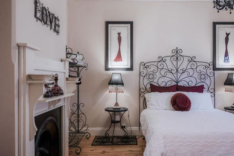 Azalea Cedar-Rose Barossa Valley Villa - Accommodation Coffs Harbour 4