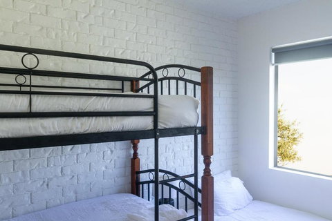 BAY PROPERTIES . Beach Street - Accommodation Coffs Harbour 4