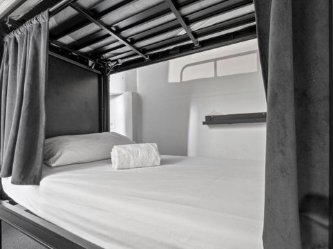 AZZURO POD HOTEL - Potts Point - Accommodation Coffs Harbour 1