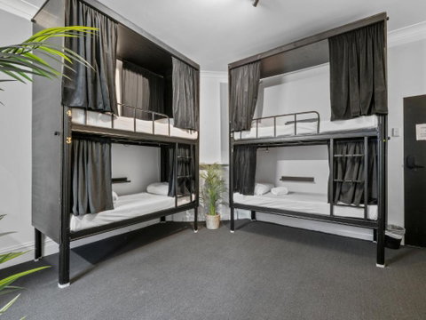 AZZURO POD HOTEL - Potts Point - Accommodation Coffs Harbour 3
