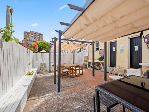 AZZURO POD HOTEL - Potts Point - Accommodation Coffs Harbour 2