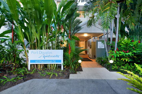 Port Douglas Apartments - Adults Only Oasis - Accommodation Coffs Harbour 14