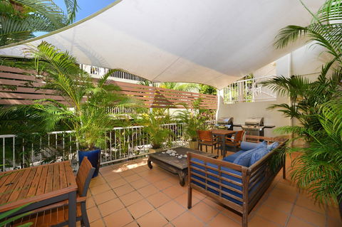Port Douglas Apartments - Adults Only Oasis - Accommodation Coffs Harbour 4