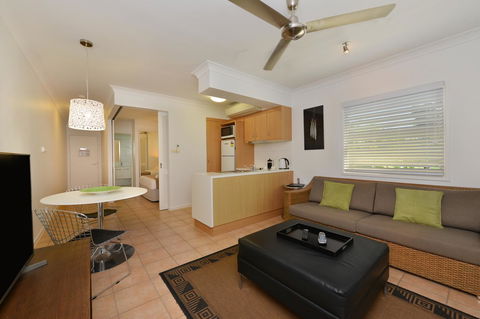 Port Douglas Apartments - Adults Only Oasis - Accommodation Coffs Harbour 7