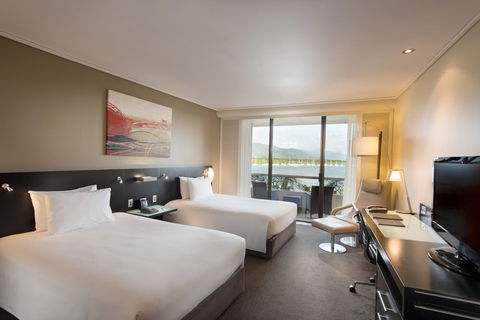 Hilton Cairns - Accommodation Coffs Harbour 1