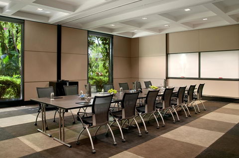 Hilton Cairns - Accommodation Coffs Harbour 37