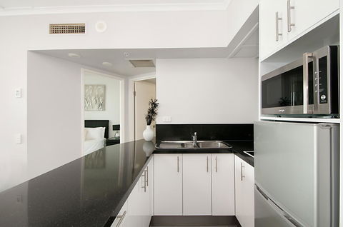 Maldives Resort Main Beach, Gold Coast - Accommodation Coffs Harbour 32