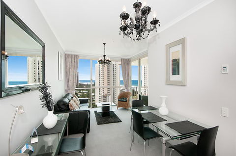 Maldives Resort Main Beach, Gold Coast - Accommodation Coffs Harbour 31