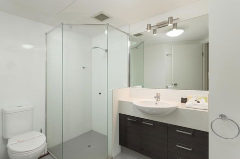 Maldives Resort Main Beach, Gold Coast - Accommodation Coffs Harbour 19