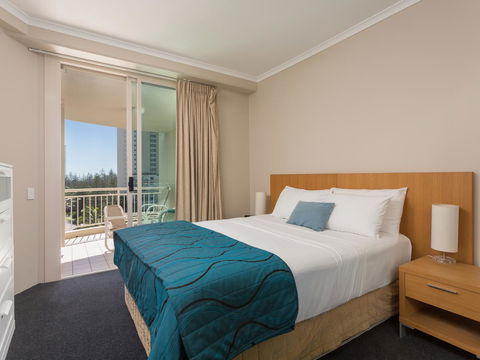 Maldives Resort Main Beach, Gold Coast - Accommodation Coffs Harbour 6