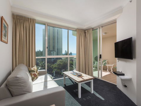 Maldives Resort Main Beach, Gold Coast - Accommodation Coffs Harbour 7