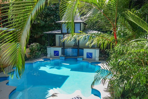 Martinique On Macrossan - Accommodation Coffs Harbour 10