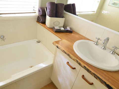 Apple Tree Cottage Montville - Accommodation Coffs Harbour 10