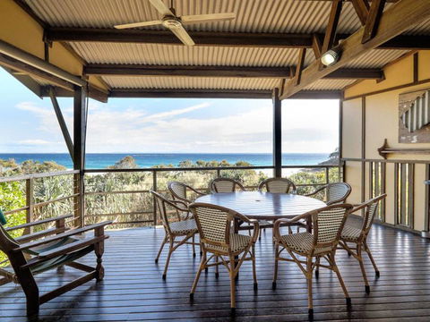 Claytons 1 By Discover Stradbroke - Accommodation Coffs Harbour 12