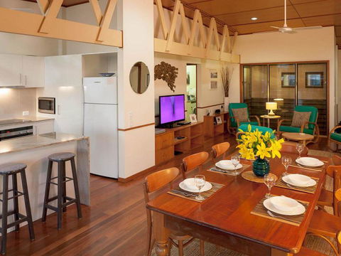Claytons 1 By Discover Stradbroke - Accommodation Coffs Harbour 0