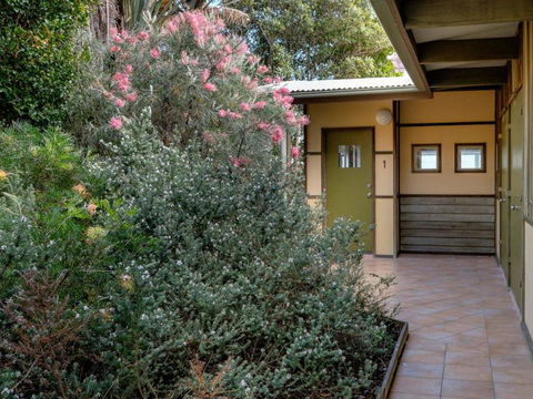 Claytons 1 By Discover Stradbroke - Accommodation Coffs Harbour 1