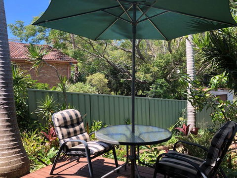 'Sandy Palms' 28 Moorooba Cr - Beautiful Home With Wifi, Air-con And Boat Parking - Accommodation Coffs Harbour 3