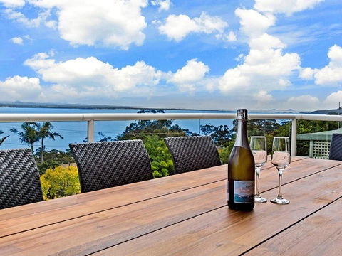 'The Bay', 25 Wallawa Rd - Huge Home With Aircon, Spectacular Views & Chromecast - Accommodation Coffs Harbour 1