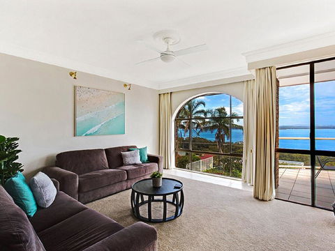 'The Bay', 25 Wallawa Rd - Huge Home With Aircon, Spectacular Views & Chromecast - Accommodation Coffs Harbour 2