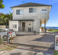 'Yacaaba' Beautiful Waterfront Location - Accommodation Coffs Harbour