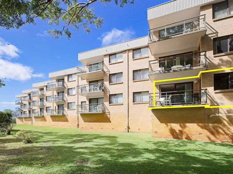 1 'Intrepid', 3 Intrepid Close - Amazing Views Of Shoal Bay, Only 100m From The Beach - Accommodation Coffs Harbour 3