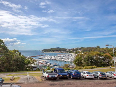 1 'Laman Lodge', 15 Laman Street - Stunning Air Conditioned Unit With Water Views And WIFI - Accommodation Coffs Harbour 2