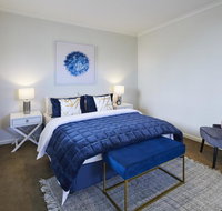 1 Bdrm Top Floor Apt With Sunroom - Accommodation Coffs Harbour