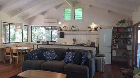 1 Bedroom Home Surrounded By Nature - Accommodation Coffs Harbour 2