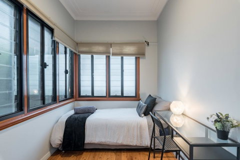 1 Private Single Room In Carramar 1-Minute Walk To Station - SHAREHOUSE - Accommodation Coffs Harbour 0