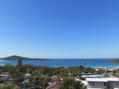 10 Garuwa Street - Fabulous Fingal - Accommodation Coffs Harbour 0