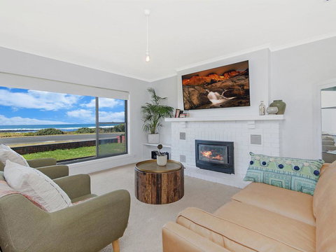 10 OCEAN DRIVE - Accommodation Coffs Harbour 0