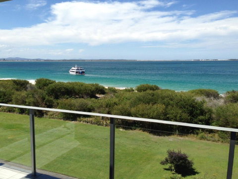 11 'Luskin Lodge' 29 Weatherly Close - Stunning Water Views - Accommodation Coffs Harbour 0