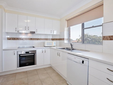 11 'Luskin Lodge' 29 Weatherly Close - Stunning Water Views - Accommodation Coffs Harbour 3