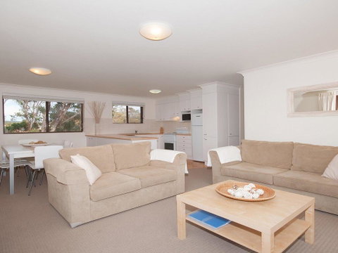 11 'Promenade' 8 Intrepid Close - Air Conditioned Unit With Beautiful Water Views - Accommodation Coffs Harbour 2