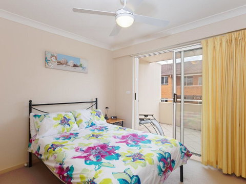 11 'Seashells', 21-23 Magnus Street - Pool, Lift, Aircon - Accommodation Coffs Harbour 3