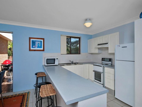 12 'Commodore', 6 Intrepid Close - Beautiful Water Views - Accommodation Coffs Harbour 3