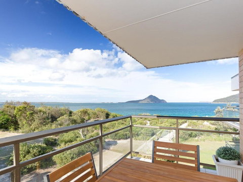 12 'Intrepid' 3 Intrepid Close - Right On The Beachfront - Accommodation Coffs Harbour 0