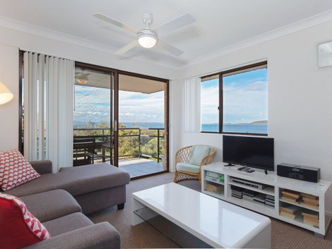 12 'Intrepid' 3 Intrepid Close - Right On The Beachfront - Accommodation Coffs Harbour 2