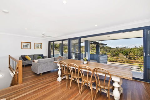 143 Matthew Flinders Drive, Port Macquarie - Accommodation Coffs Harbour 0